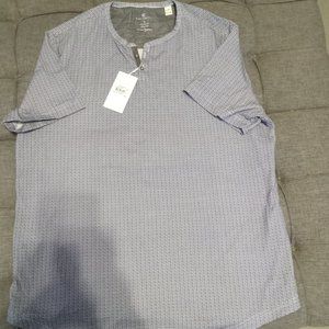 Con.Struct.  Gray abstract Henley. NWT